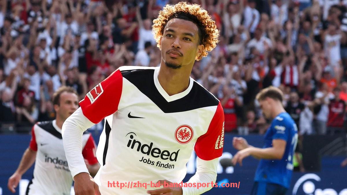 半岛体育-英超联赛各足球队球衣大全及图文展示